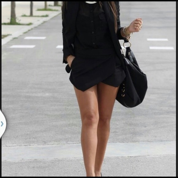 Pants - BNWT Asymmetrical Black Skort